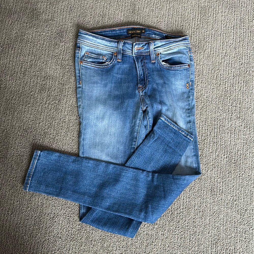 Genetic denim size 26 the Raquel Jean